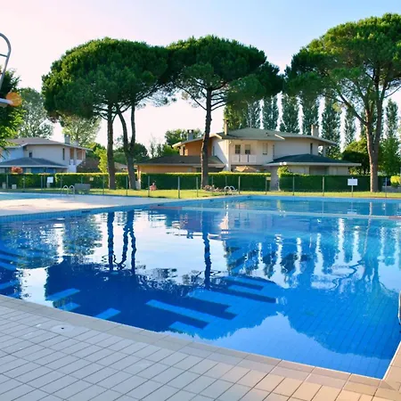 Cozy Flat With Shared Pools And Private Garden Apartment *