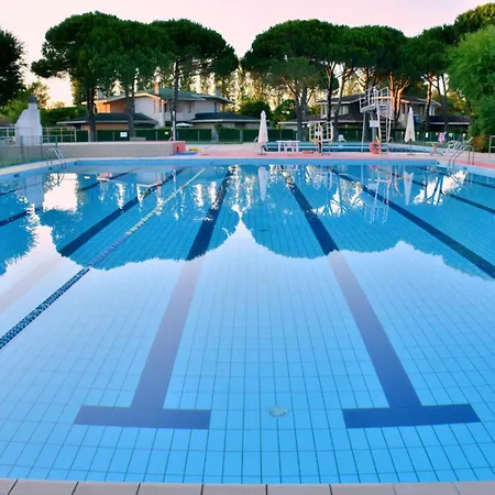Cozy Flat With Shared Pools And Private Garden * Bibione