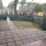 Cozy Flat With Shared Pools And Private Garden Διαμέρισμα *