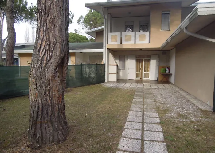 Cozy Flat With Shared Pools And Private Garden * ビビオーネ